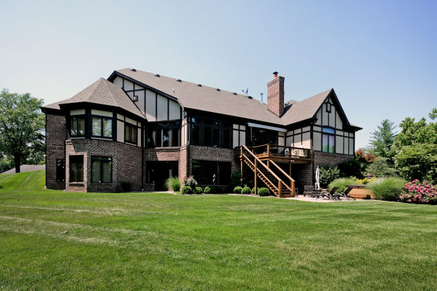 Woodmark1804BK.jpg